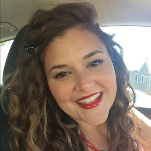 Meet your Posher, Eva